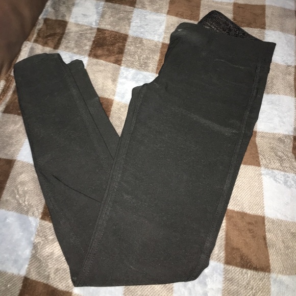 Flip Side cute skinny pants - Picture 2 of 6