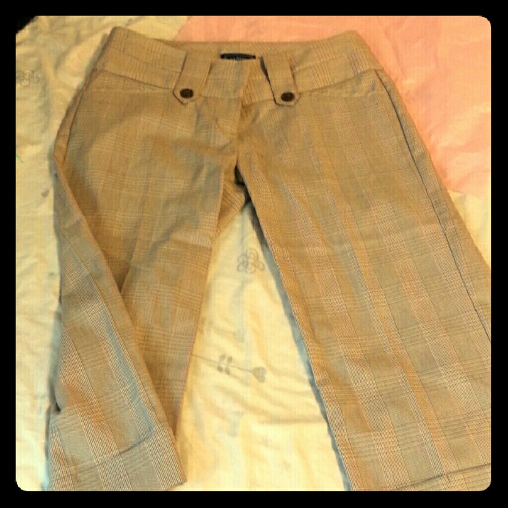 Capri pants