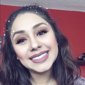 Meet your Posher, Paola