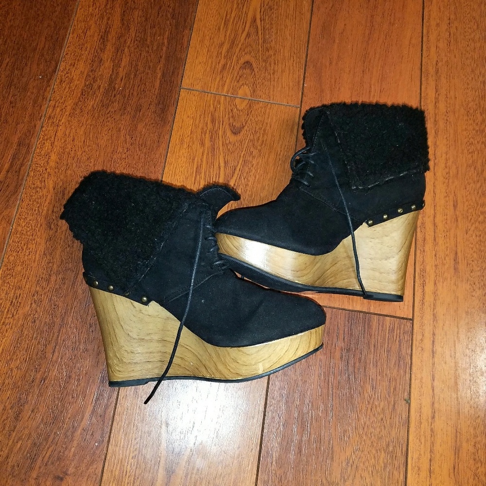 Toi et Moi Chunky Wood Heals Size 8.5