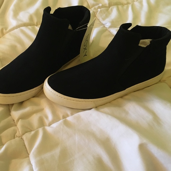 Black Roxy Boots - Picture 5 of 6