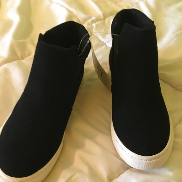 Black Roxy Boots - Picture 6 of 6