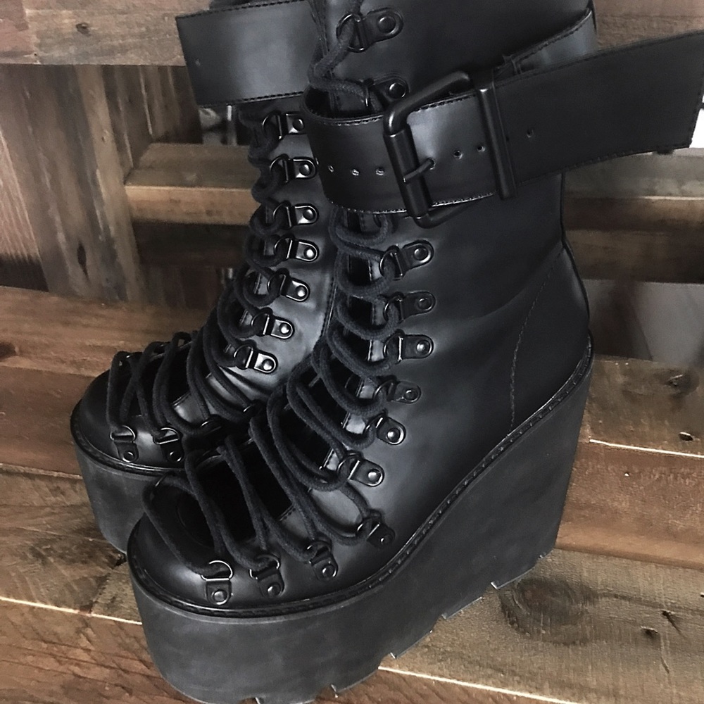 Dolls Kill Current Mood Traitor platform boot