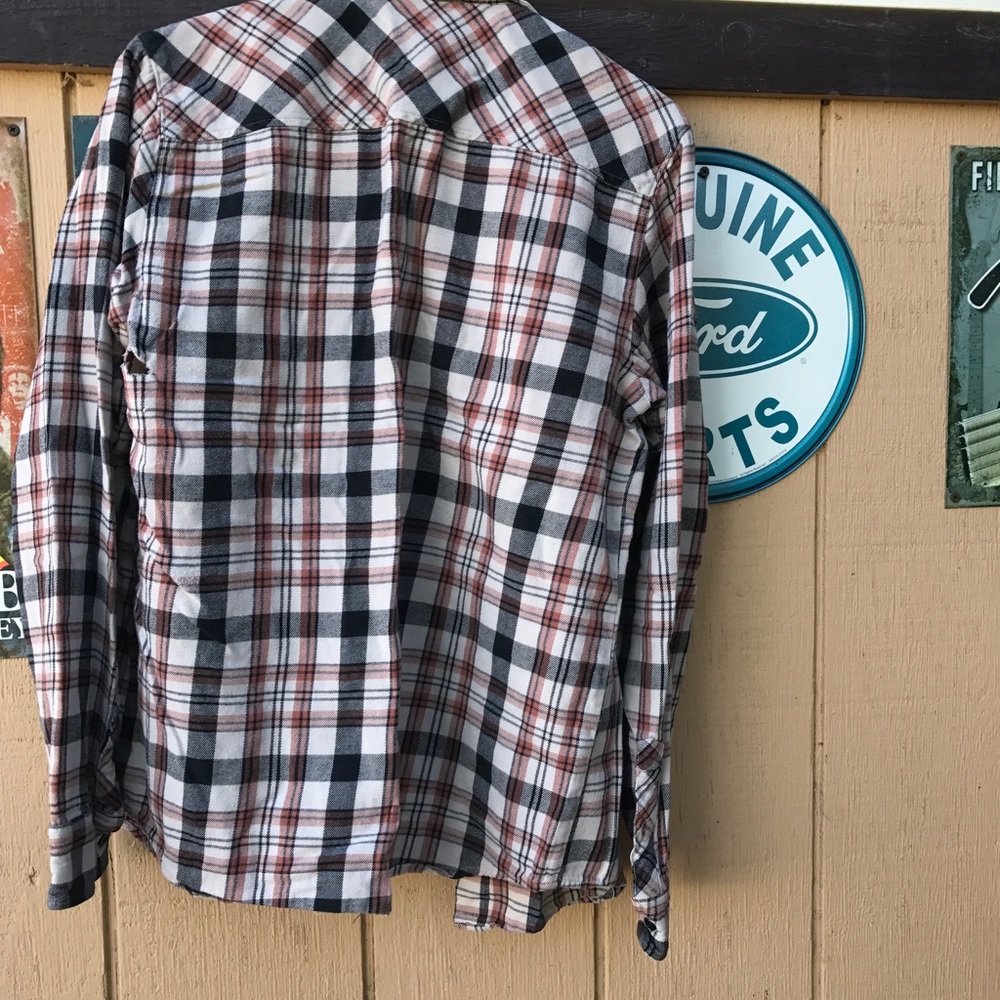 Active flannel - Picture 2 of 3