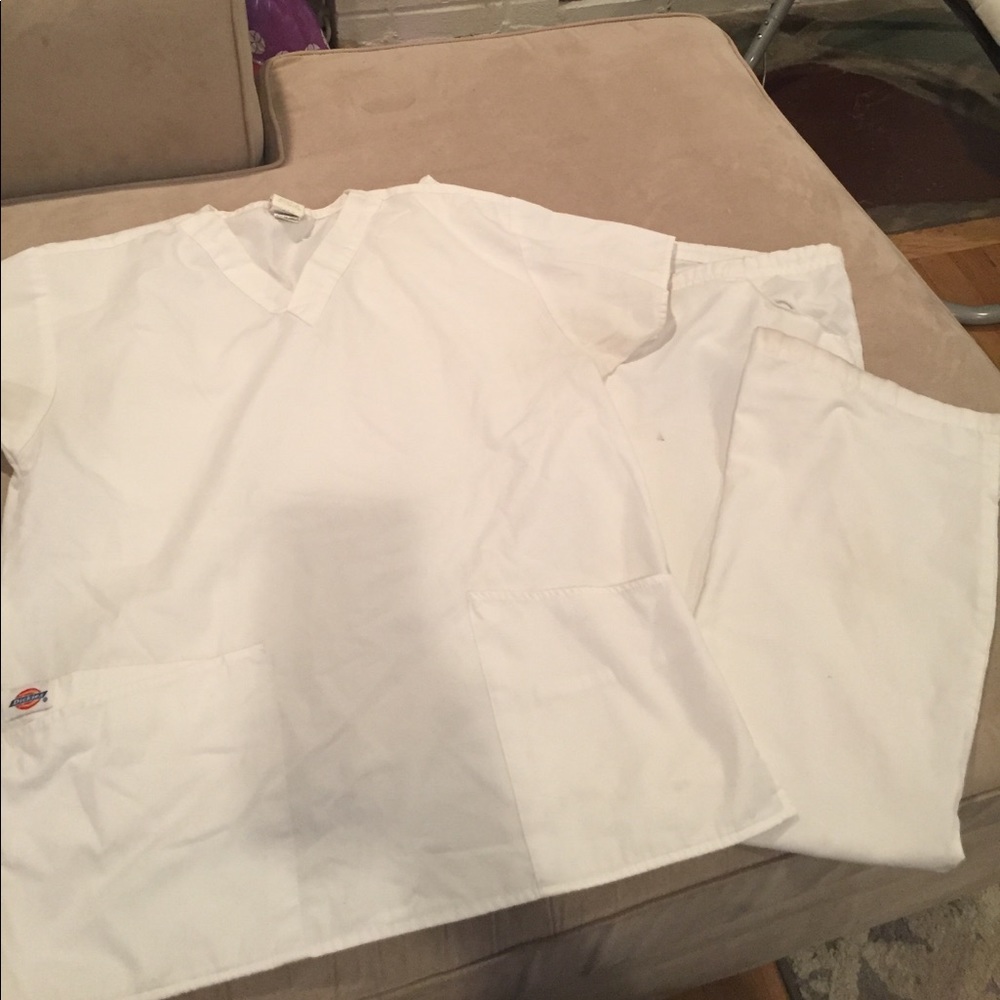 Dickies XS fit and flare scrubs