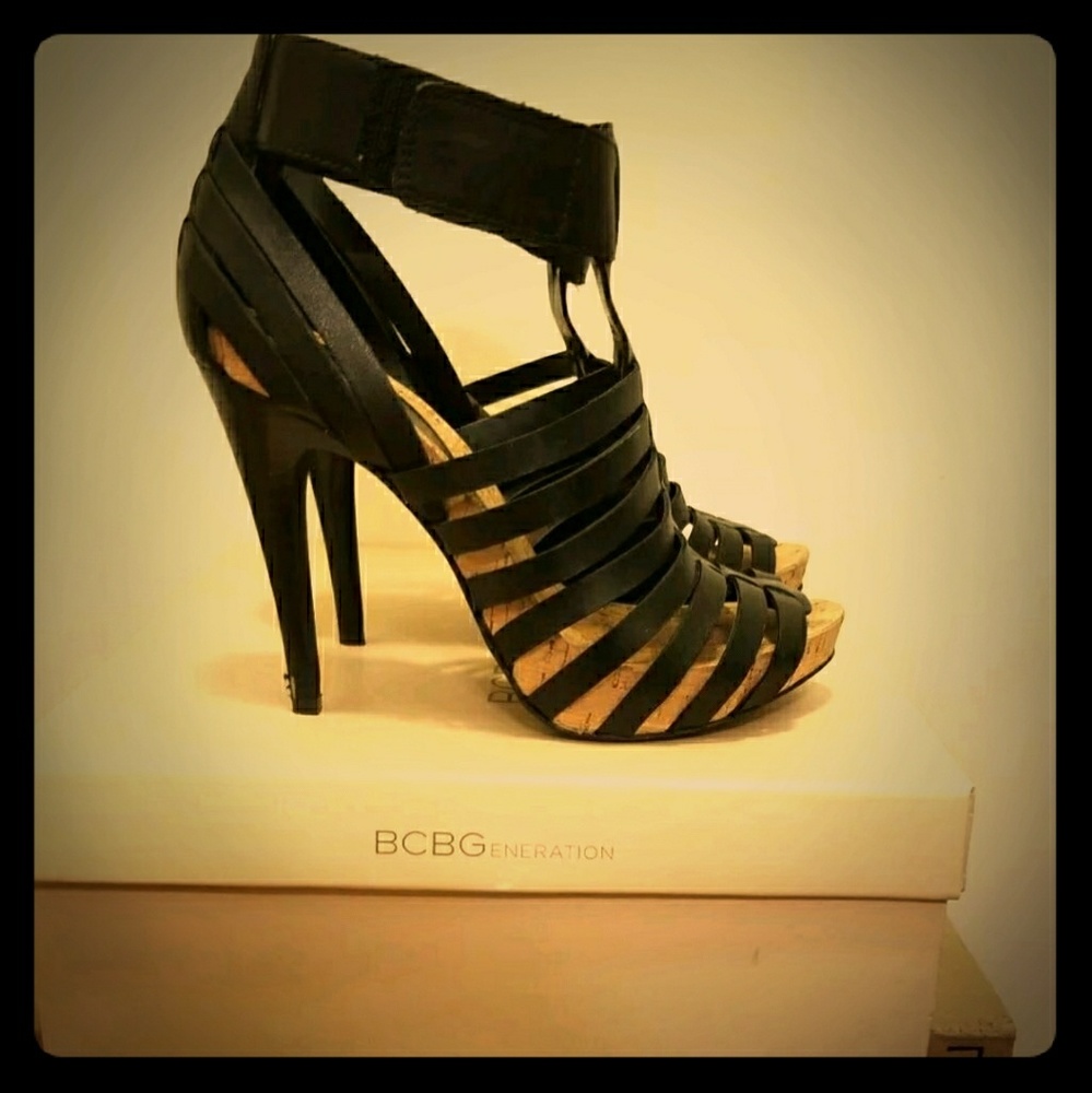BCBG Strappy gladiator shoes, leather size 7.5