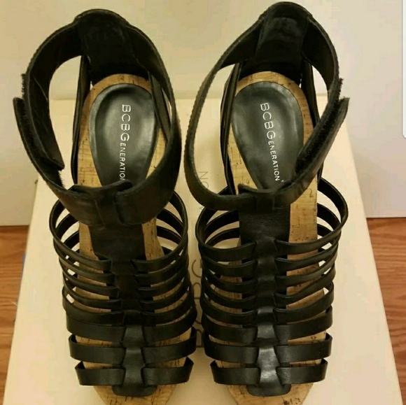 BCBG Strappy gladiator shoes, leather size 7.5 - Picture 2 of 4