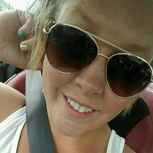 Meet your Posher, Brianna