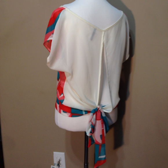 Sheer Split Back Top - Picture 3 of 6