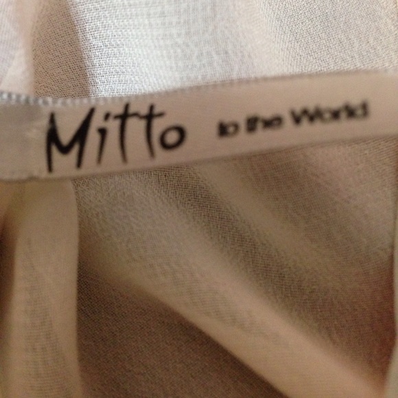 Sheer Split Back Top - Picture 5 of 6