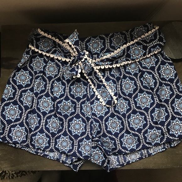 High Waisted Shorts - Picture 2 of 7