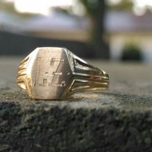 10k gold signet ring LZ