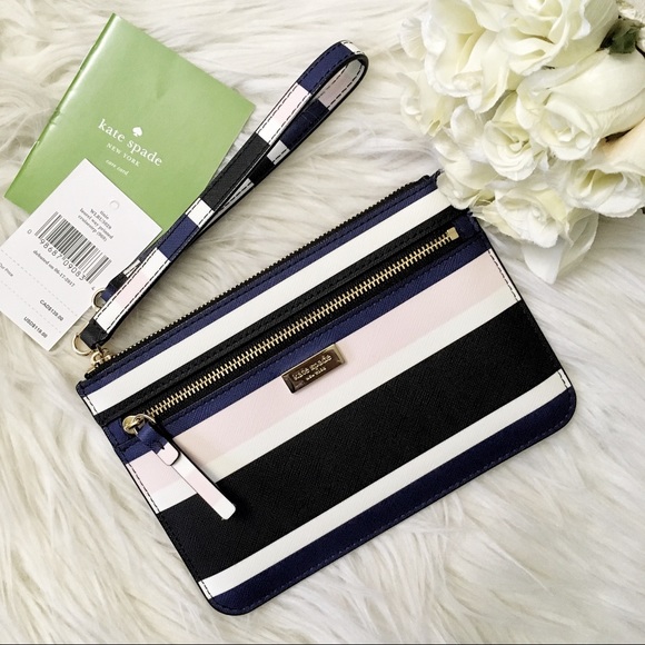 ♠️sold ♠️New KATE SPADE TINIE LAUREL WAY WRISTLET - Picture 1 of 5