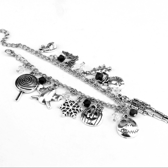 🏵NIGHTMARE BEFORE CHRISTMAS CHARM BRACELET - Picture 2 of 3