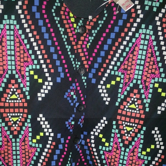 Top - Picture 3 of 3