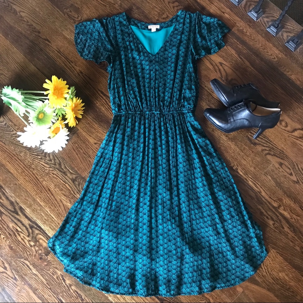 Emerald Green/Black Scallop Midi Dress
