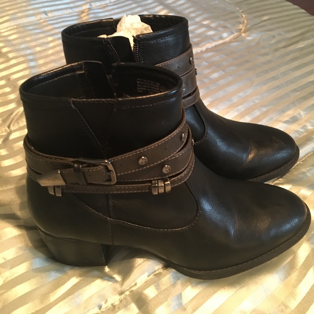 Black with charcoal Booties.