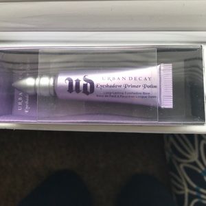 Urban Decay eyeshadow primer