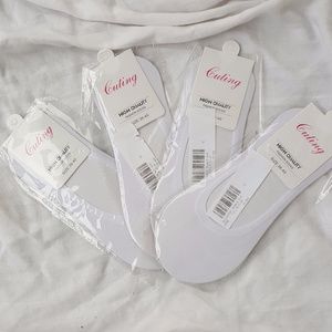NWT 4 pairs of no-show socks