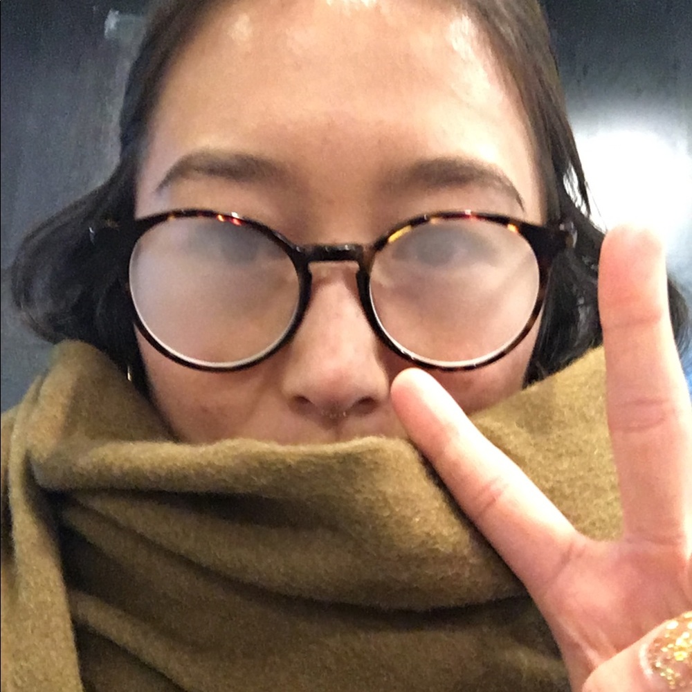 Meet your Posher, Lisa