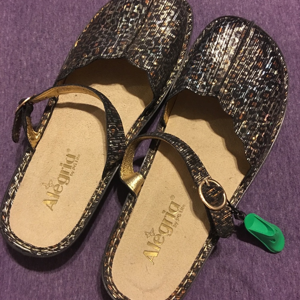 Algeria Shoes