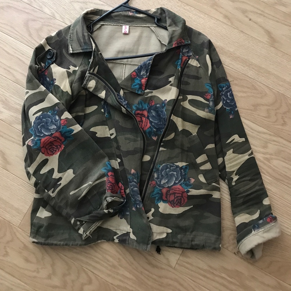 Cropped camo jacket