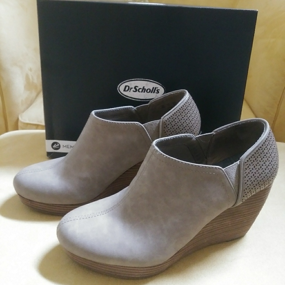 Wedge Bootie DrScholls size 8.5