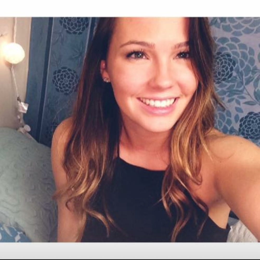 Meet your Posher, Caitlin