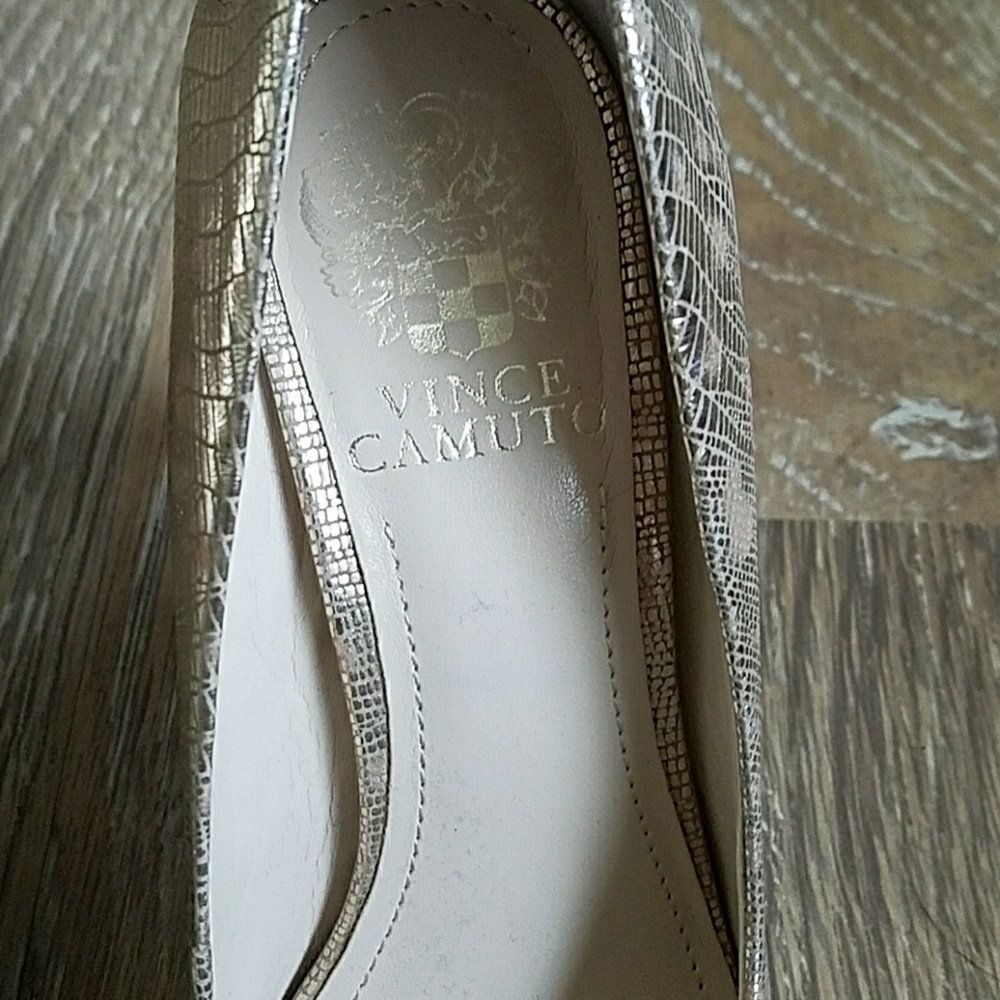 Heels - Picture 2 of 4