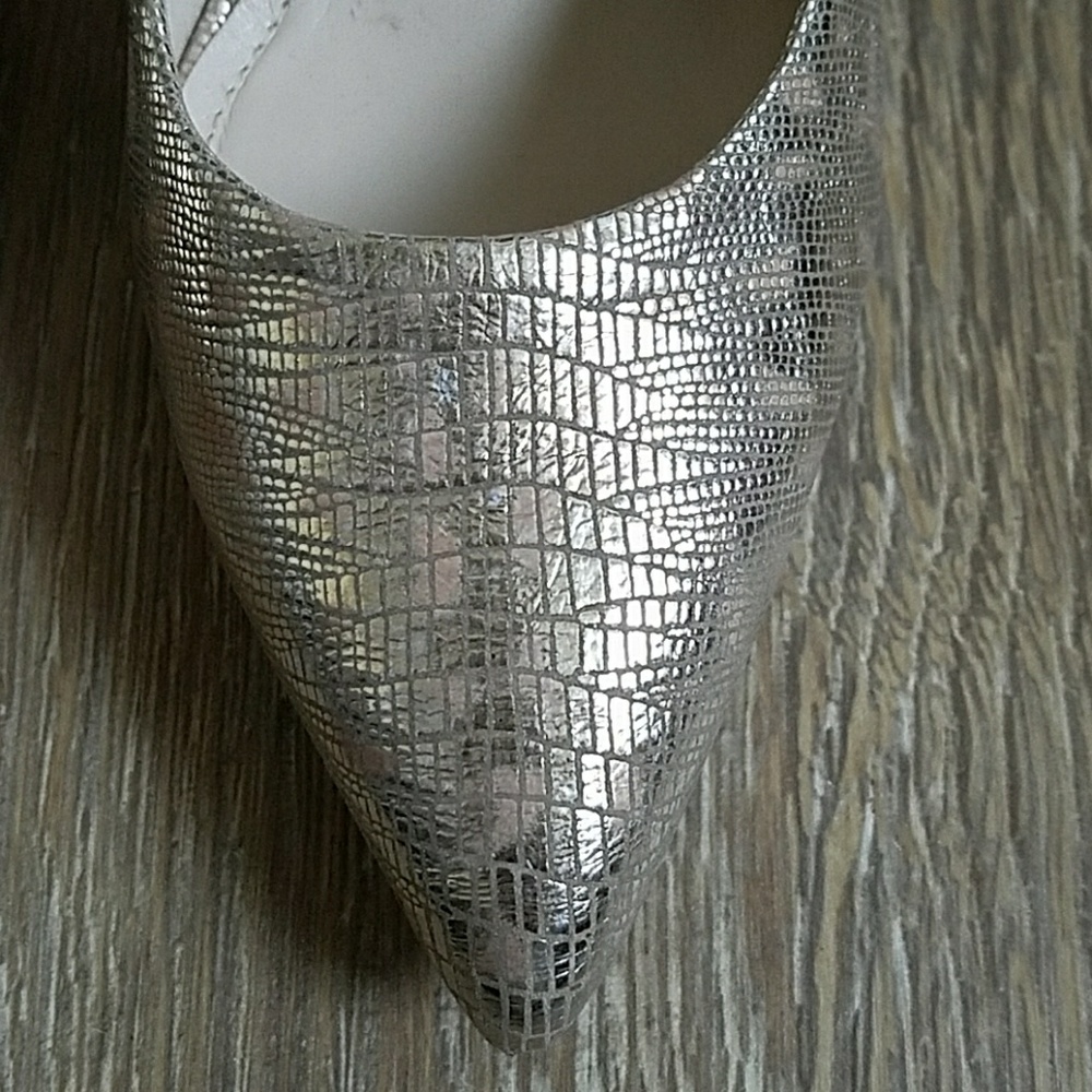 Heels - Picture 3 of 4