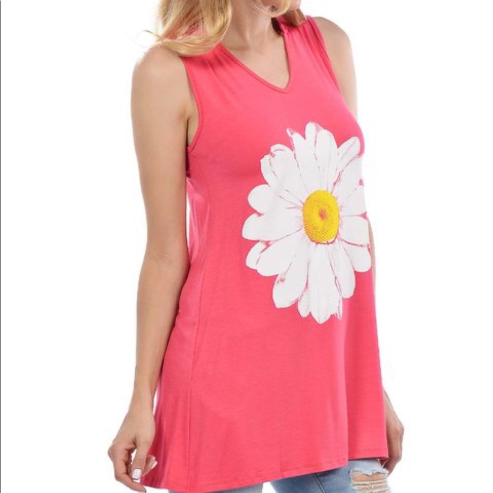 🌻 NEW............ TOP - Picture 2 of 3
