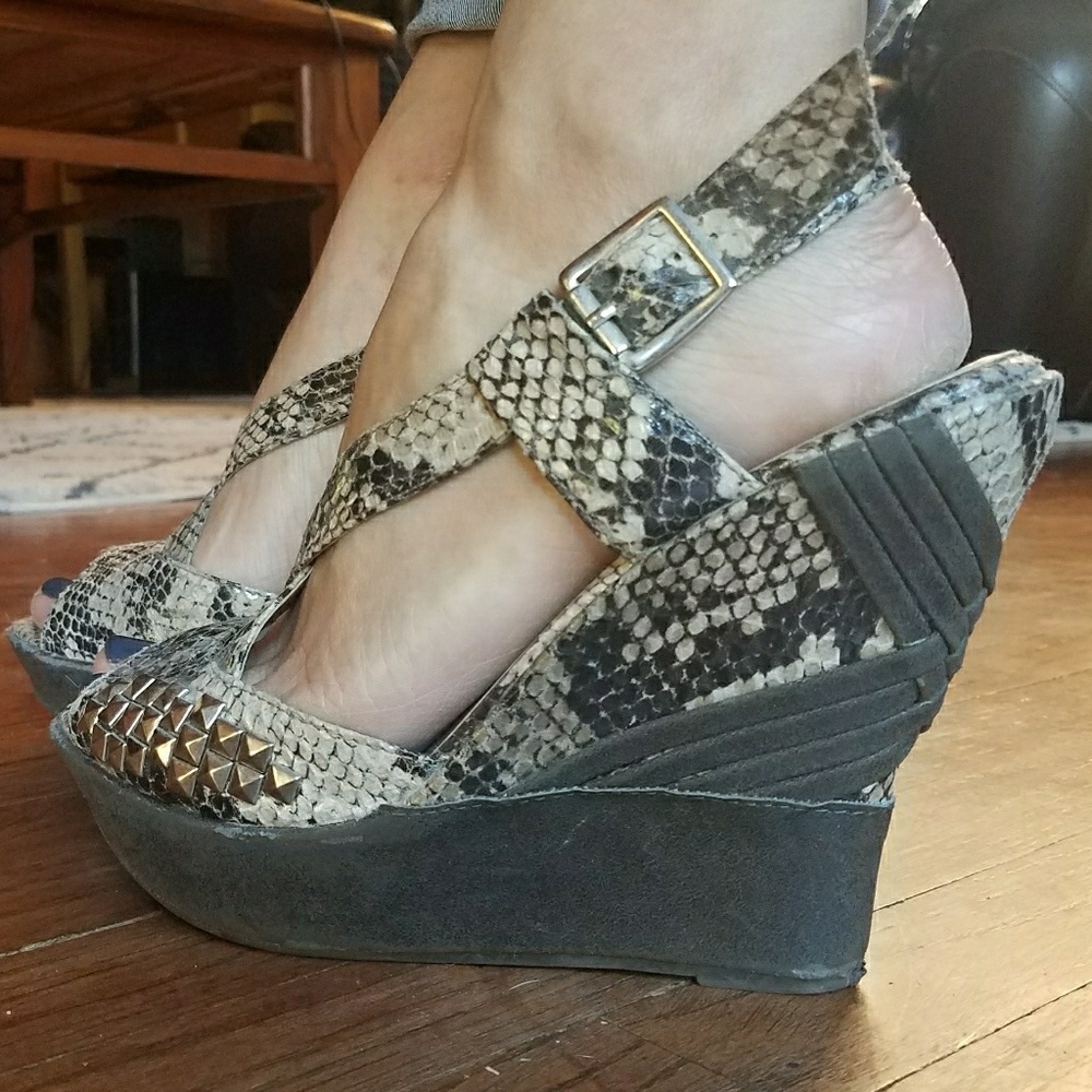 BKE Sole wedge sandals