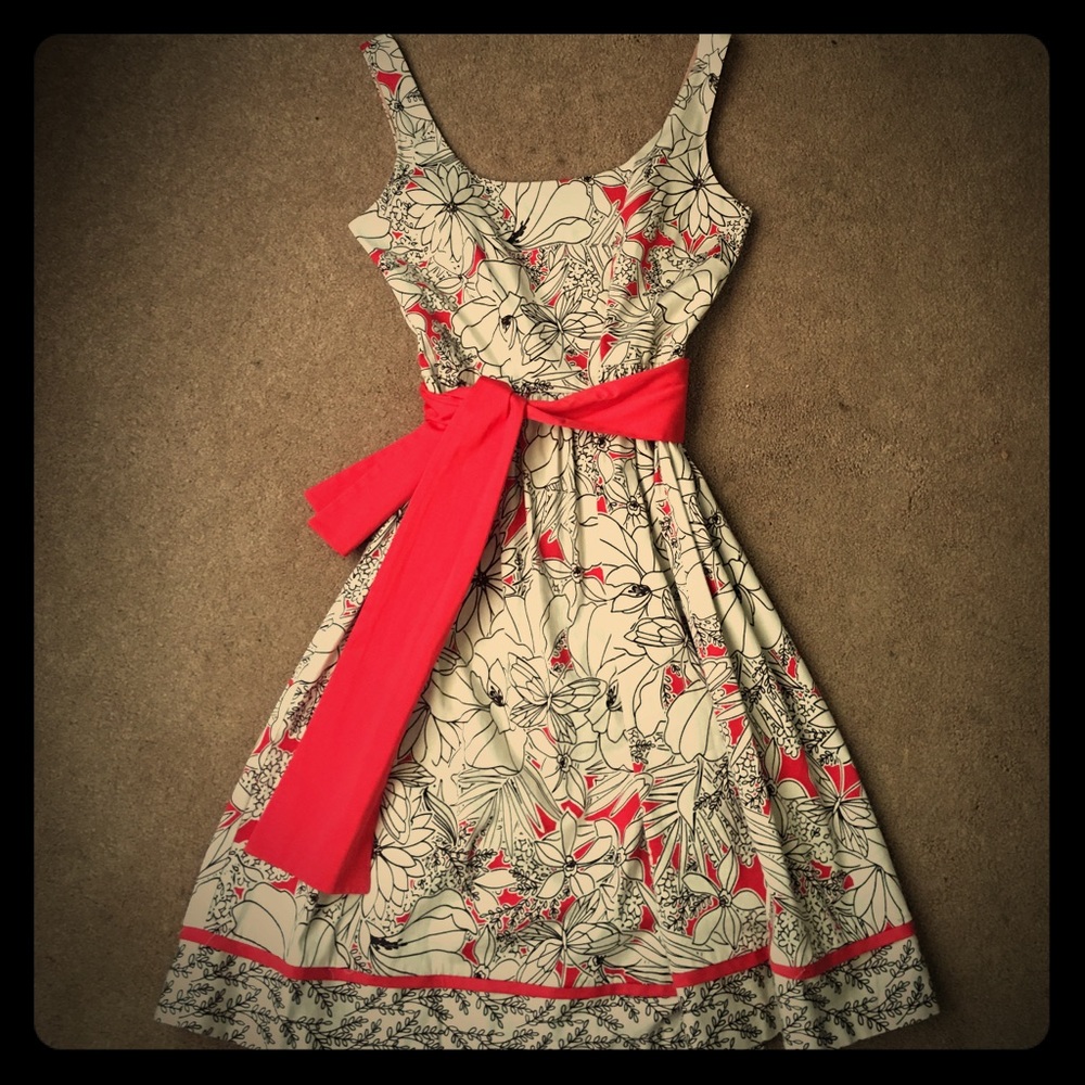 Cream flowered & red sash, and red accent dress ❤️