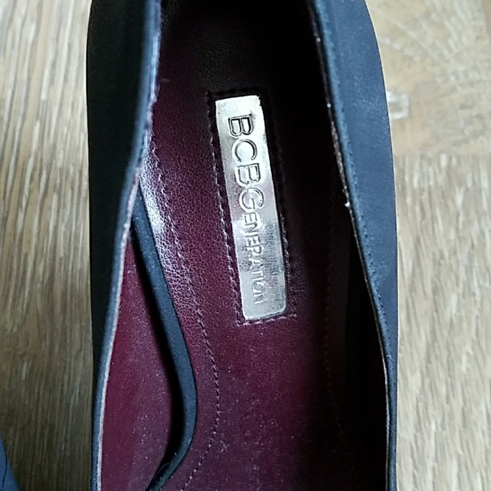 Heels - Picture 2 of 4