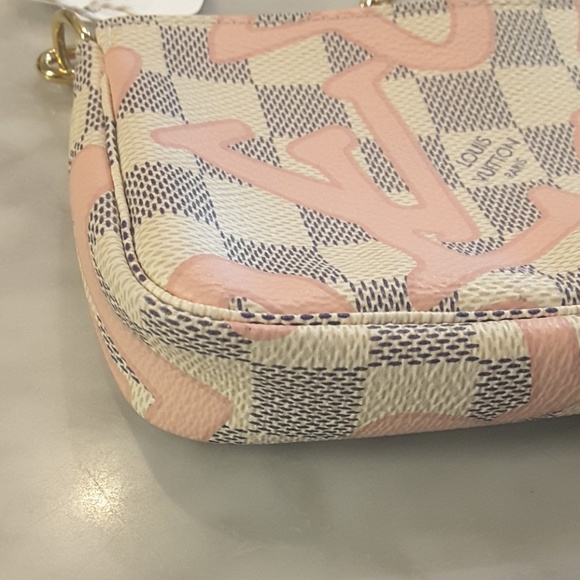 Sold!!!!Louis Vuitton Tahitienne mini pouchette - Picture 2 of 8