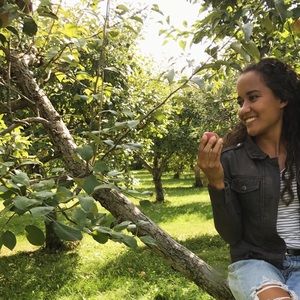 Meet your Posher, Claire