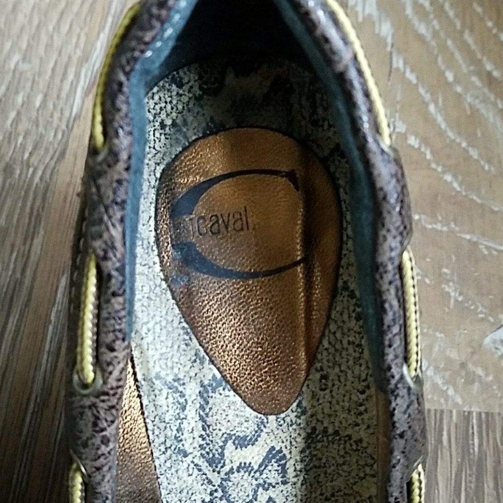 Heels - Picture 2 of 3