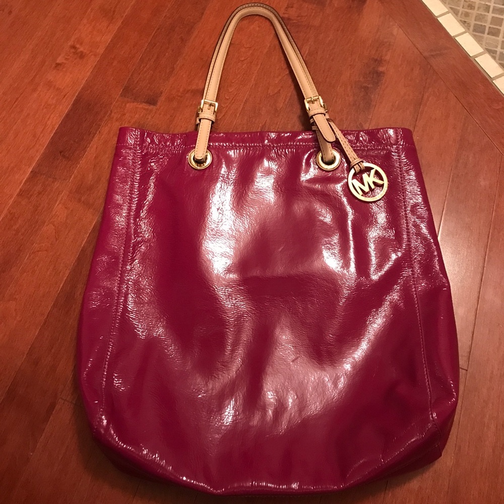 Authentic! Michael Kors!- 10% price reduction!!