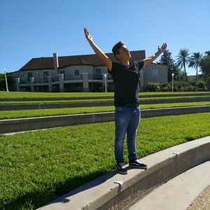 Meet your Posher, Esteban