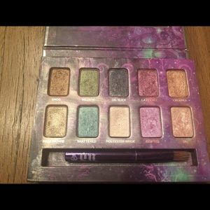 Urban Decay Ammo Palette 🔴