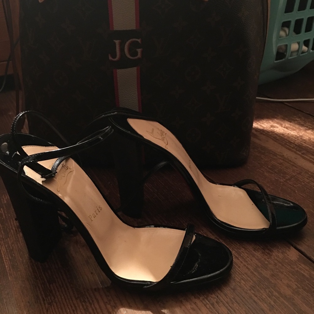 ❌SOLD ON TRADESY❌Christian Louboutin - Picture 3 of 7