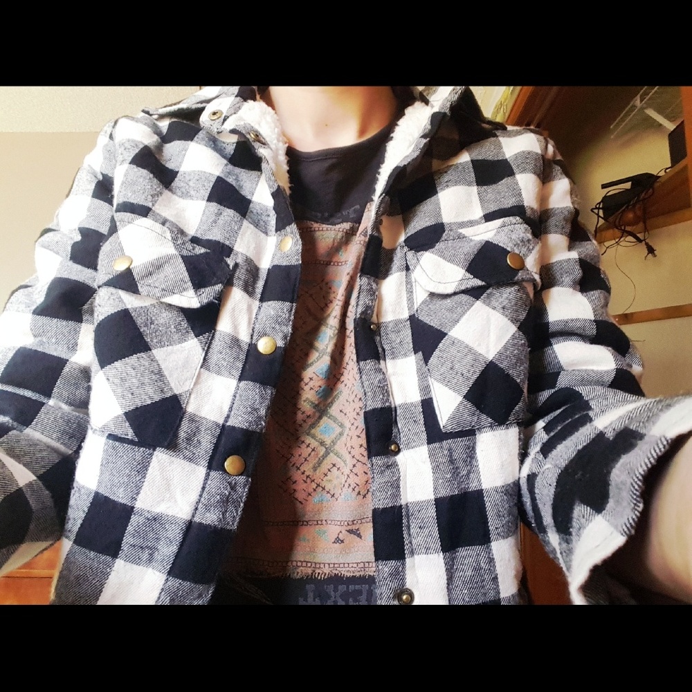 Flannel button-up jacket with fluffy lining