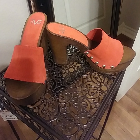 Platform heels. - Picture 2 of 3