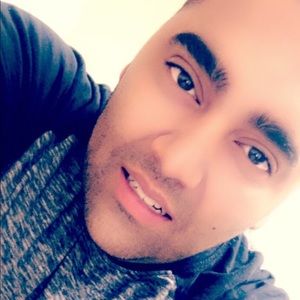 Meet your Posher, Fundador