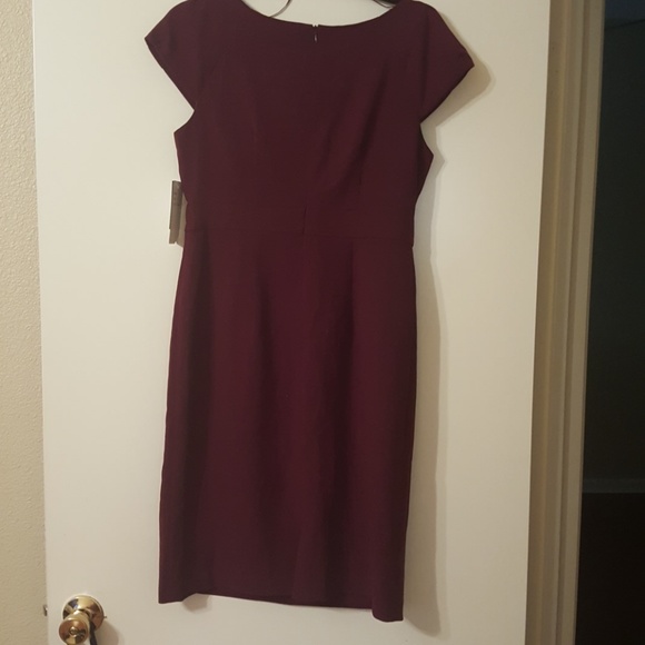 Beautiful burgany dress - Picture 3 of 3