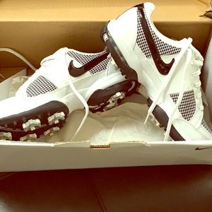 New in box Nike golf shoes