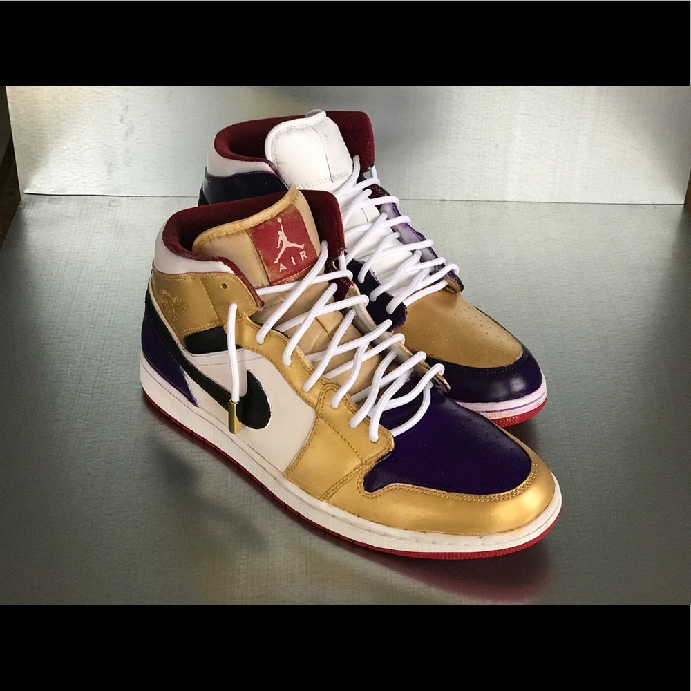 Meet your Posher, Eloi