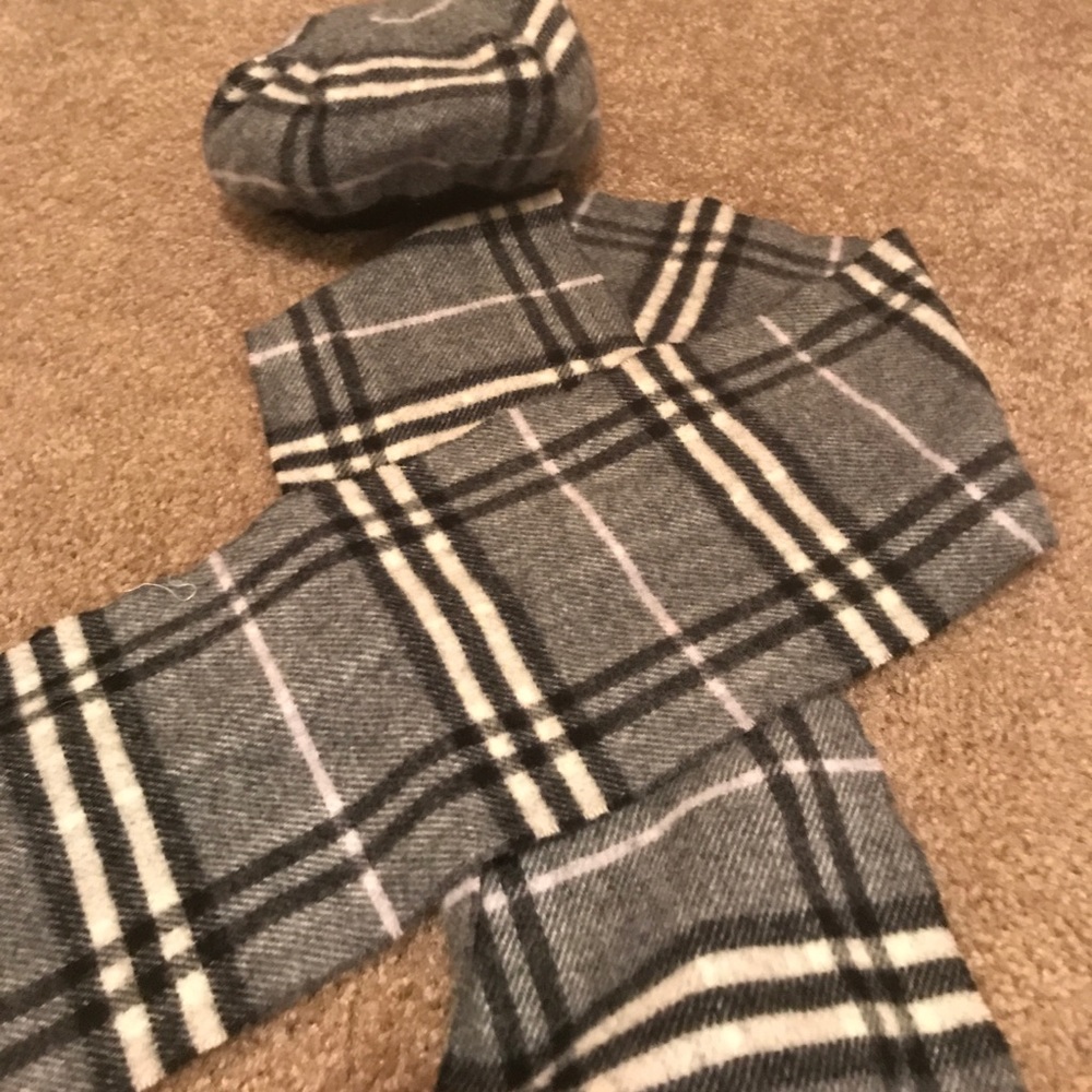 100% authentic Burberry tam and scarf