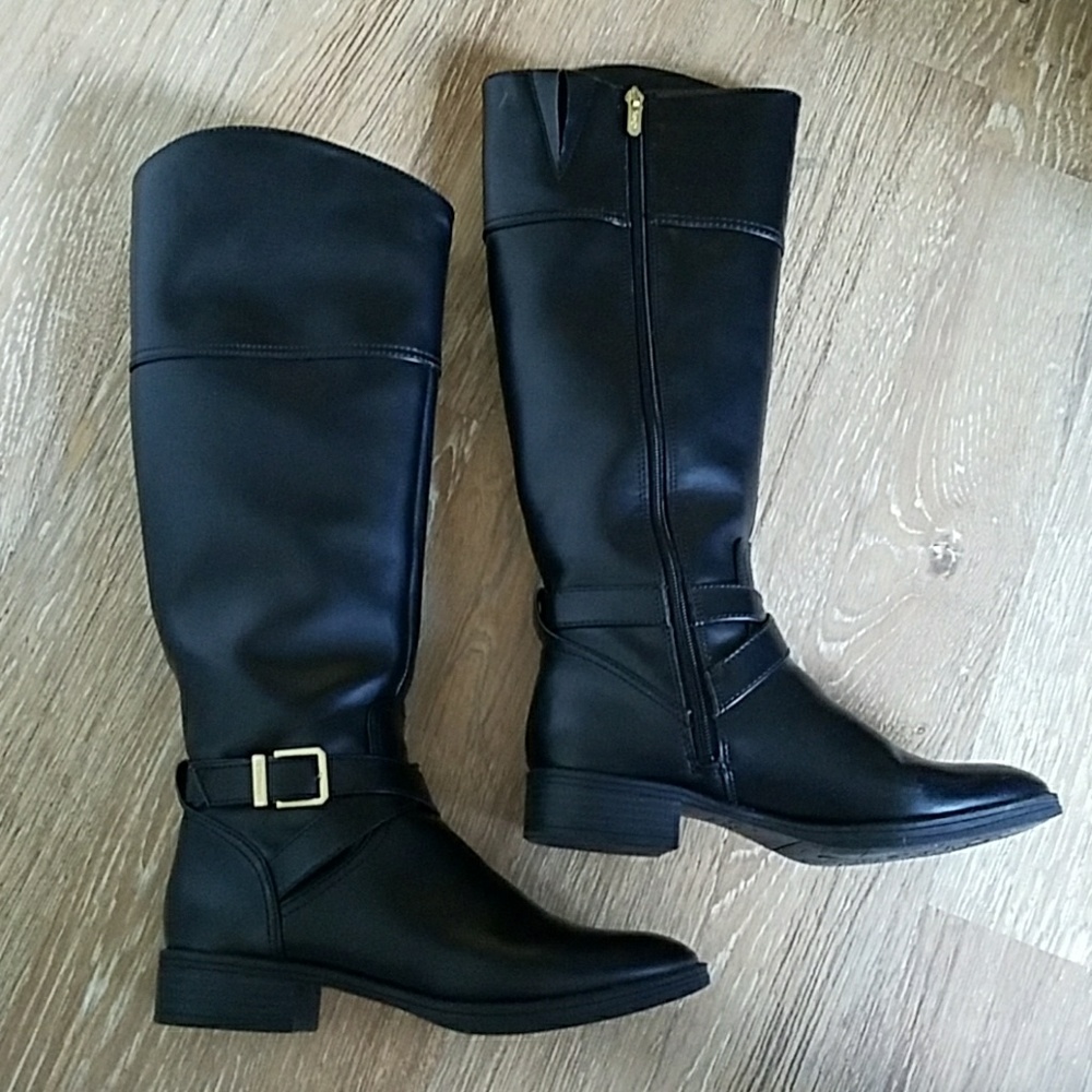 Boots - Picture 3 of 4