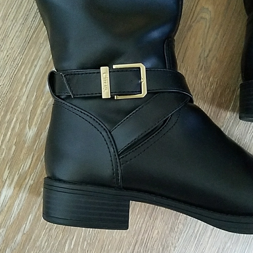 Boots - Picture 4 of 4